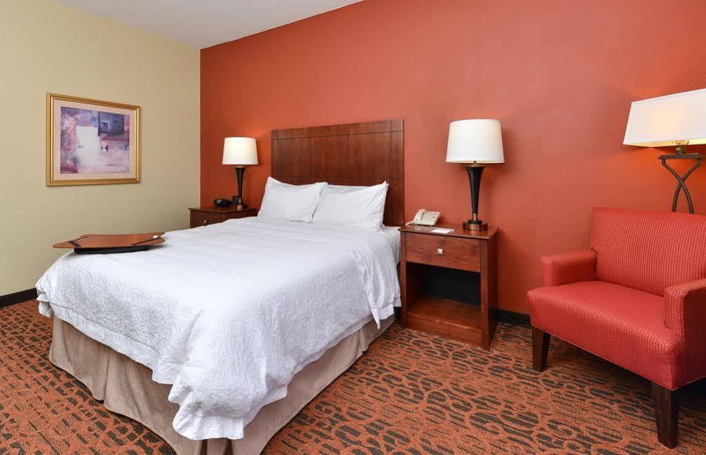 Hampton Inn Keokuk Екстер'єр фото