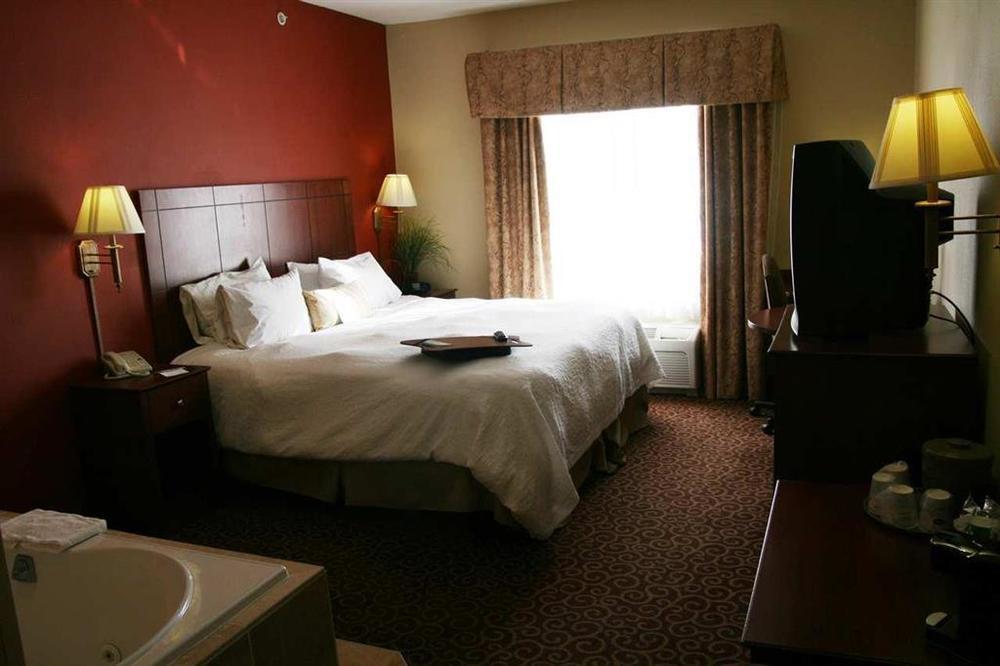 Hampton Inn Keokuk Номер фото